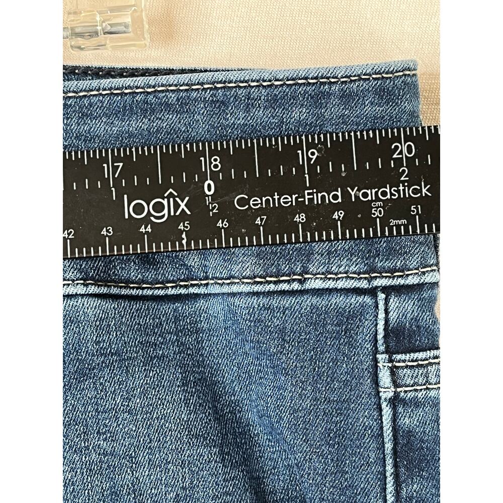 Torrid Three Button Super Soft Denim Jeggings, Si… - image 7